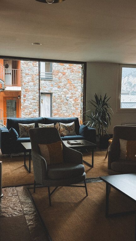 Tips for Creating a Cosy and Inviting Living Room Space